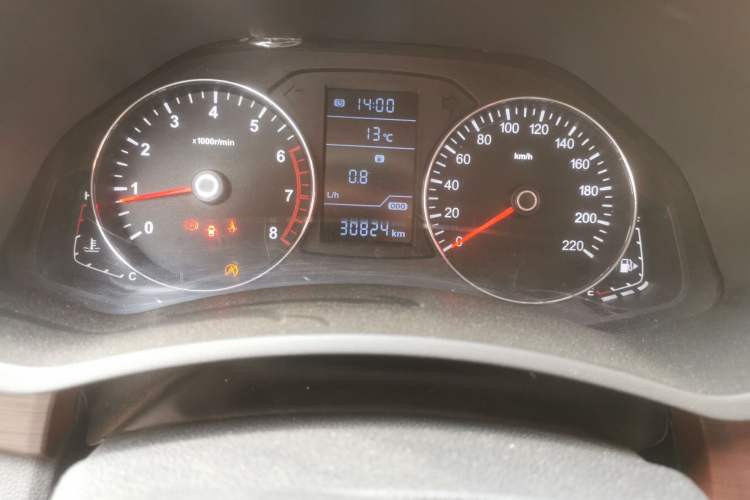 Used FAW Senya R7 2016 1.6L Manual Luxury Model Odometer Close Up