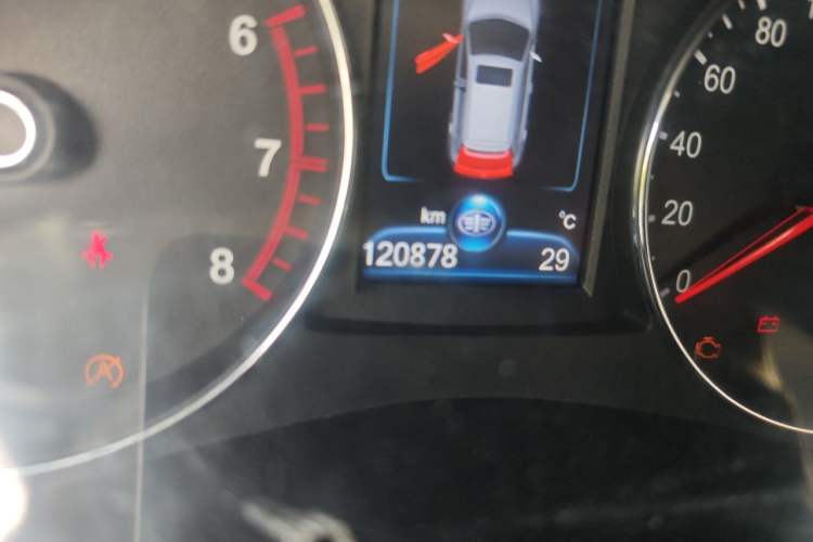 Used FAW Senya R7 2016 1.6L Manual Luxury Model Odometer Close Up