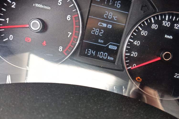 Used FAW Senya R7 2016 1.6L Manual Luxury Model Odometer Close Up