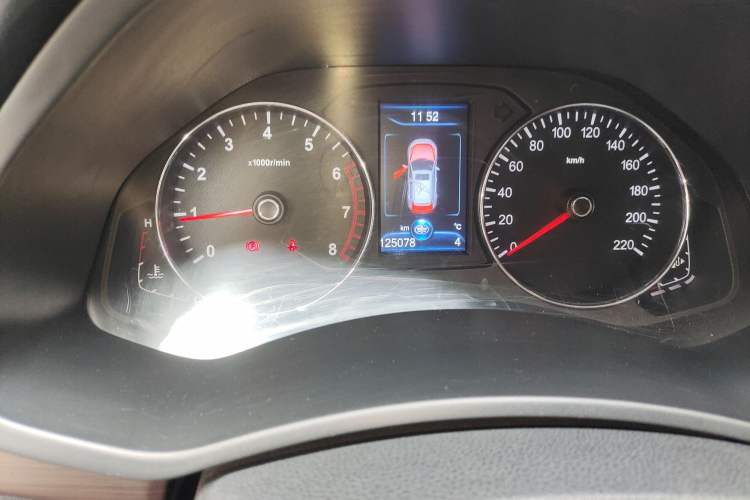 Used FAW Senya R7 2016 1.6L Manual Luxury Version Odometer Close Up