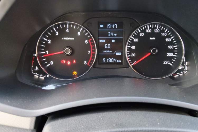 Used FAW Senya R7 2016 1.6L Manual Luxury Model Odometer Close Up