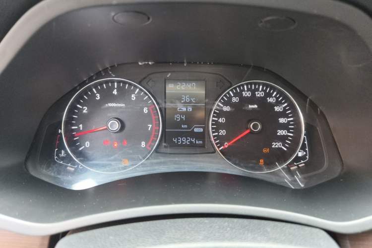 Used FAW Senya R7 2016 1.6L Manual Luxury Model Odometer Close Up