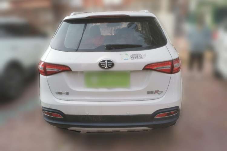 Used FAW Senya R7 2016 1.6L Manual Luxury Model Rear
