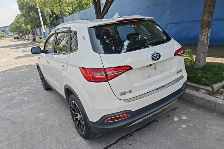 Used FAW Senya R7 2016 1.6L Manual Luxury Model Rear Left 45 Deg