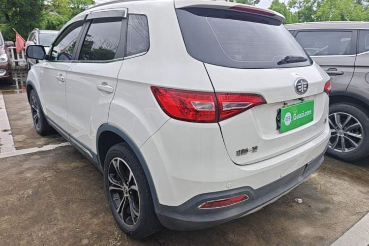 Used FAW Senya R7 2016 1.6L Automatic Prestige Model Rear Left 45 Deg