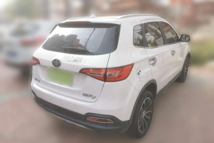 Used FAW Senya R7 2016 1.6L Manual Luxury Model Rear Right 45 Deg