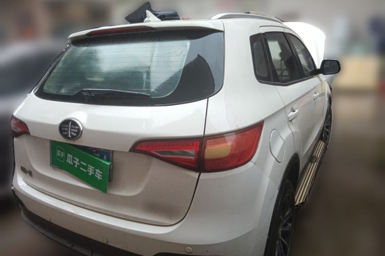 Used FAW Senya R7 2016 1.6L Manual Luxury Model Rear Right 45 Deg