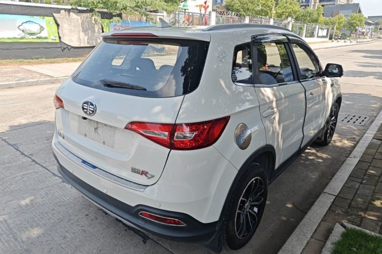 Used FAW Senya R7 2016 1.6L Manual Luxury Model Rear Right 45 Deg