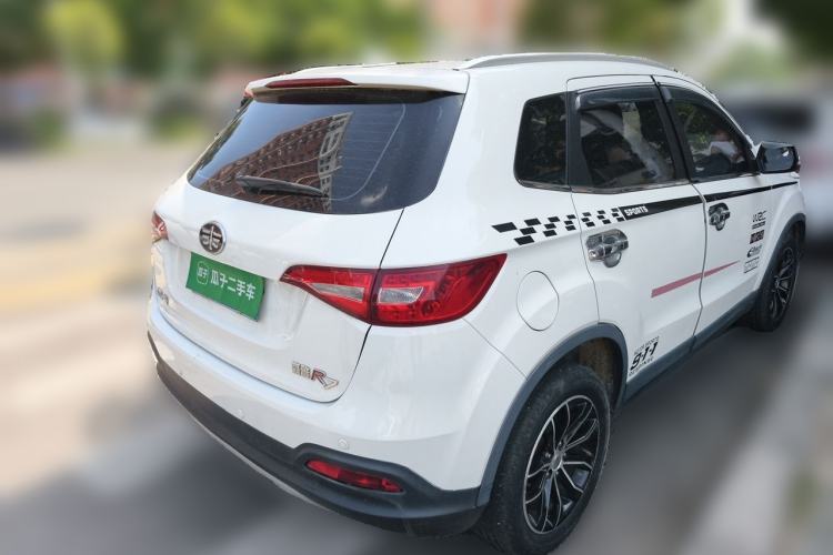 Used FAW Senya R7 2016 1.6L Manual Luxury Model Rear Right 45 Deg