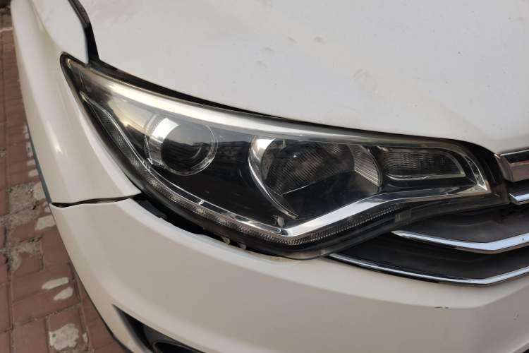 Used FAW Senya R7 2016 1.6L Manual Luxury Model Right Front Headlight