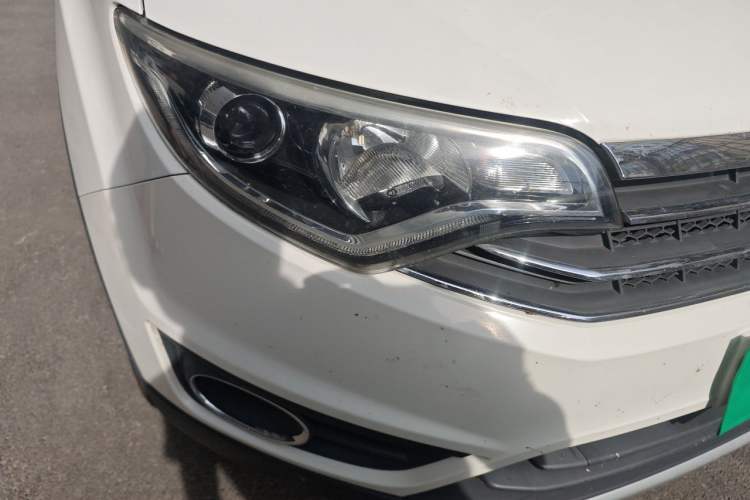 Used FAW Senya R7 2016 1.6L Manual Luxury Version Right Front Headlight