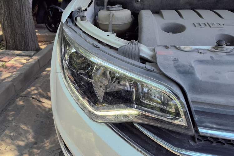 Used FAW Senya R7 2016 1.6L Manual Smart Version Right Front Headlight