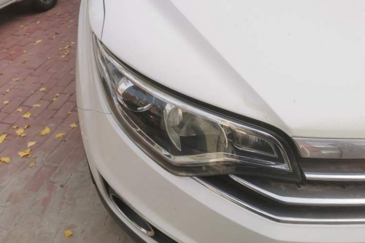 Used FAW Senya R7 2016 1.6L Manual Luxury Model Right Front Headlight