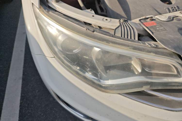 Used FAW Senya R7 2016 1.6L Manual Luxury Model Right Front Headlight