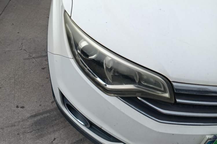 Used FAW Senya R7 2016 1.6L Manual Luxury Model Right Front Headlight
