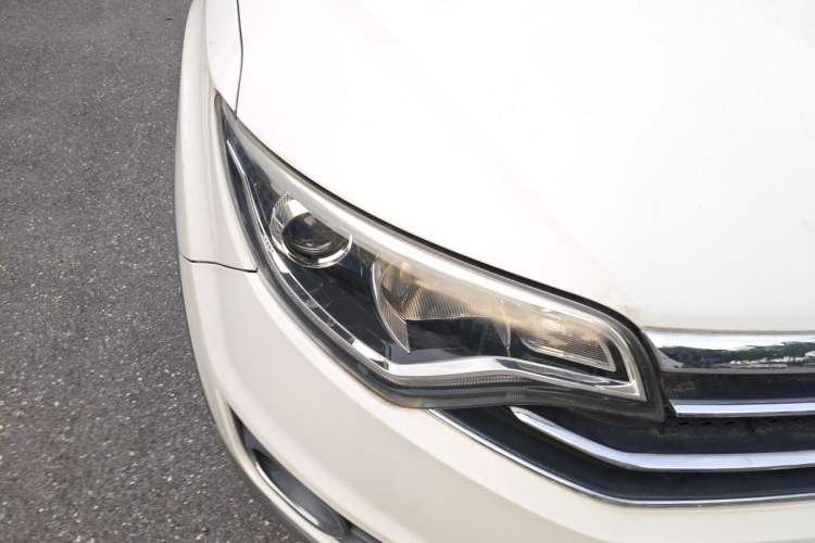 Used FAW Senya R7 2016 1.6L Manual Smart Version Right Front Headlight