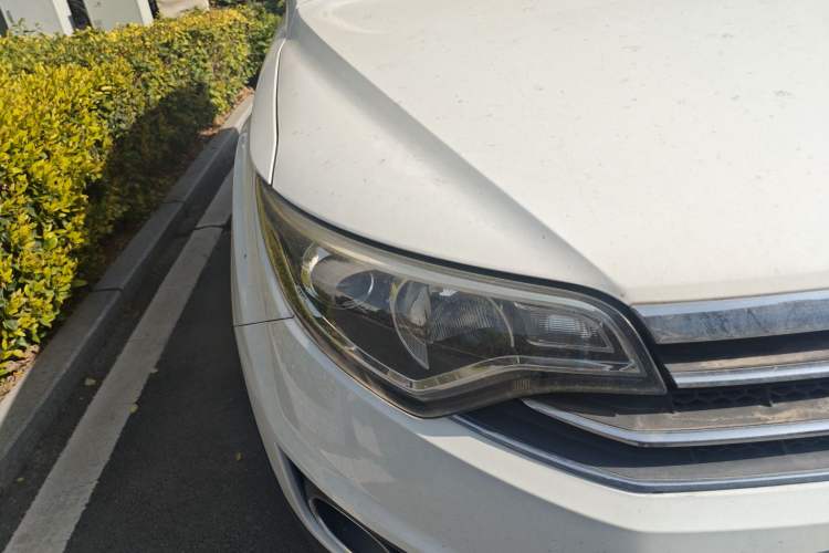 Used FAW Senya R7 2016 1.6L Manual Luxury Model Right Front Headlight