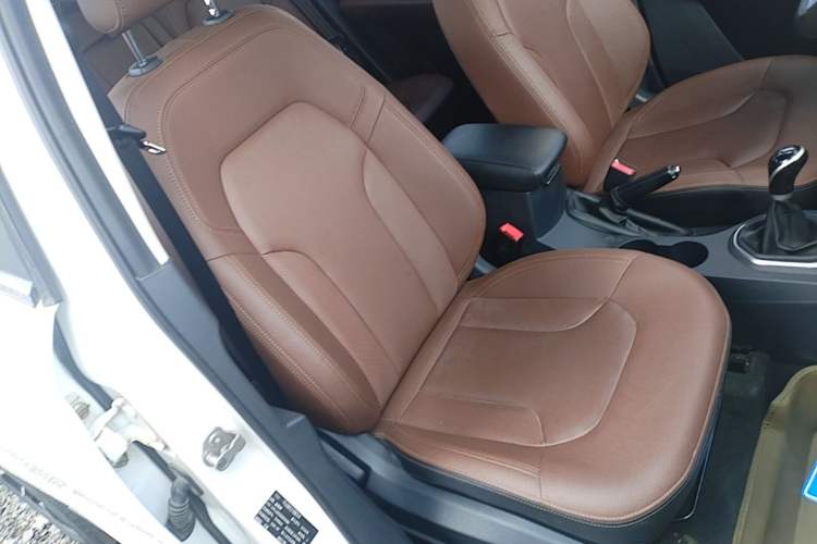 Used FAW Senya R7 2016 1.6L Manual Luxury Model Right Front Seat