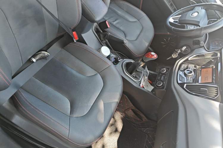 Used FAW Senya R7 2016 1.6L Manual Luxury Model Right Front Seat