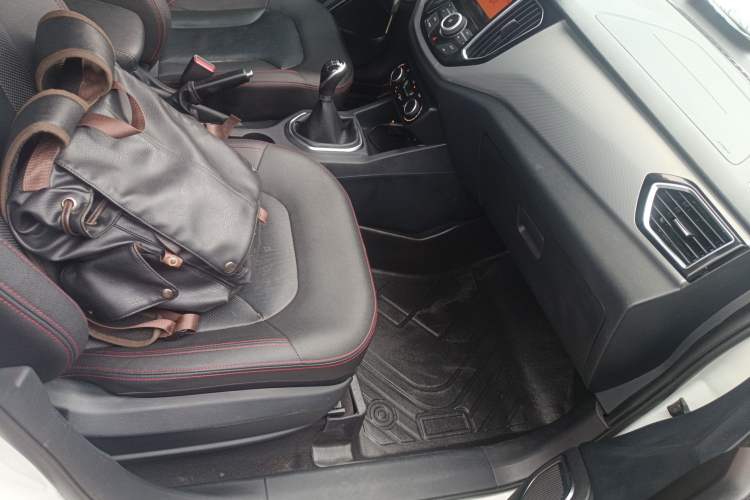 Used FAW Senya R7 2016 1.6L Manual Luxury Model Right Front Seat