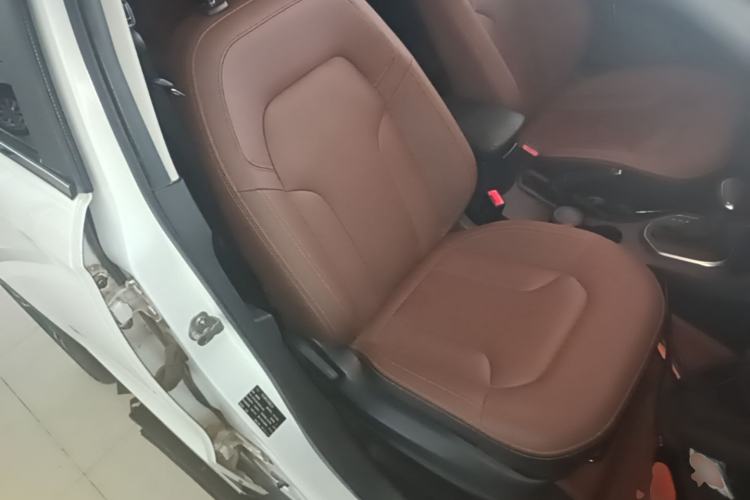 Used FAW Senya R7 2016 1.6L Automatic Smart Version Right Front Seat