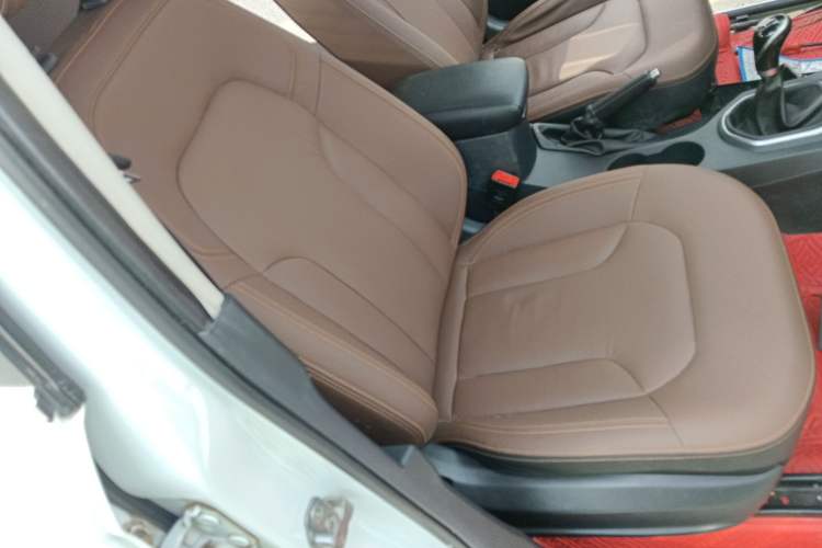 Used FAW Senya R7 2016 1.6L Manual Luxury Model Right Front Seat