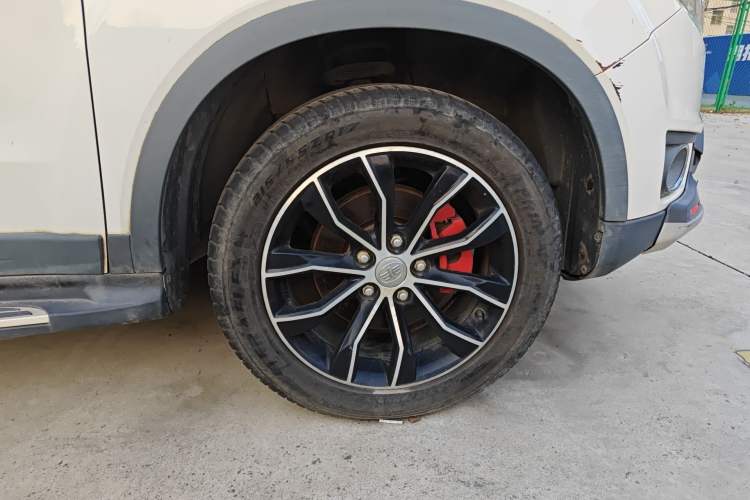 Used FAW Senya R7 2016 1.6L Manual Smart Version Right Front Wheel Hub