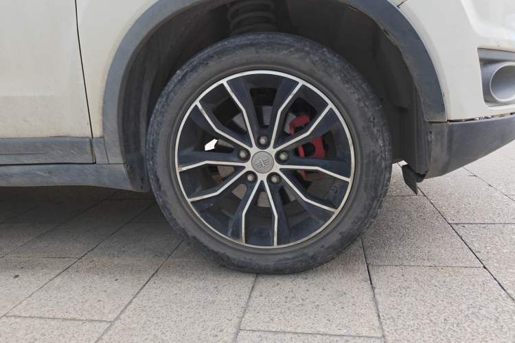 Used FAW Senya R7 2016 1.6L Manual Luxury Version Right Front Wheel Hub