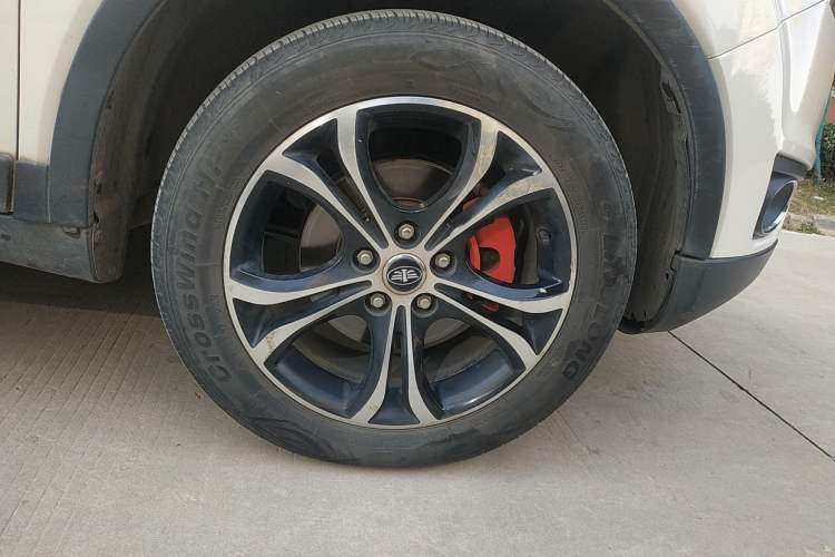 Used FAW Senya R7 2016 1.6L Automatic Smart Version Right Front Wheel Hub