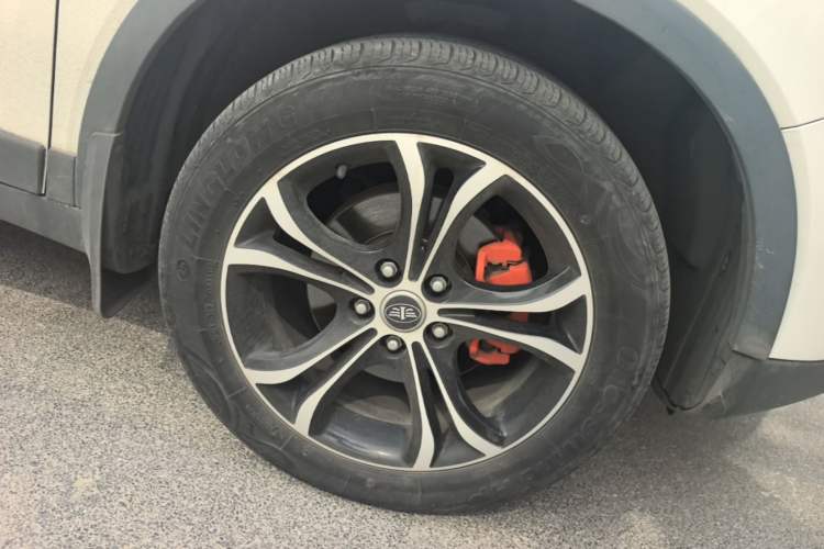 Used FAW Senya R7 2016 1.6L Automatic Smart Version Right Front Wheel Hub