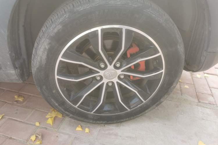 Used FAW Senya R7 2016 1.6L Manual Luxury Model Right Front Wheel Hub