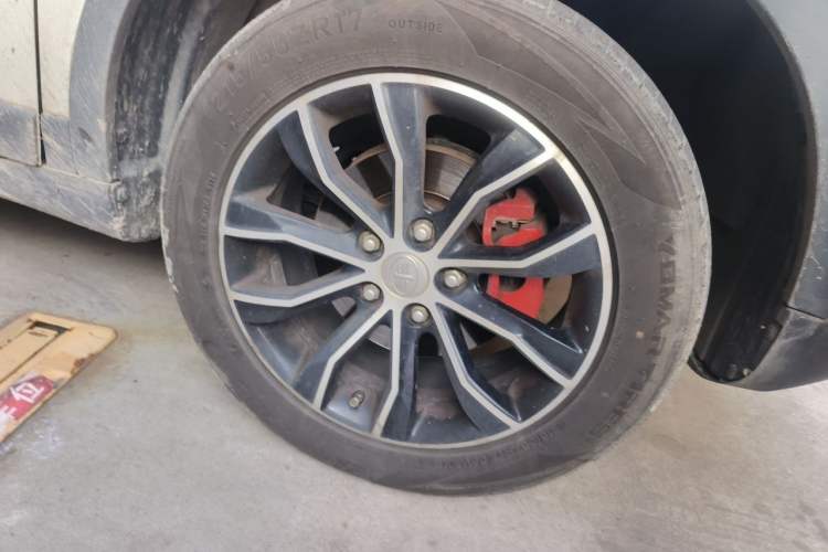 Used FAW Senya R7 2016 1.6L Manual Luxury Version Right Front Wheel Hub