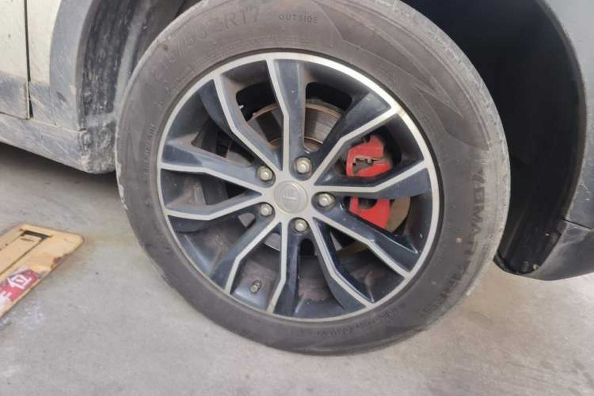 Used FAW Senya R7 2016 1.6L Manual Luxury Version Right Front Wheel Hub