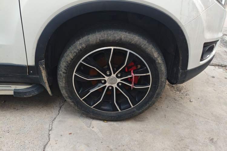 Used FAW Senya R7 2016 1.6L Manual Luxury Model Right Front Wheel Hub