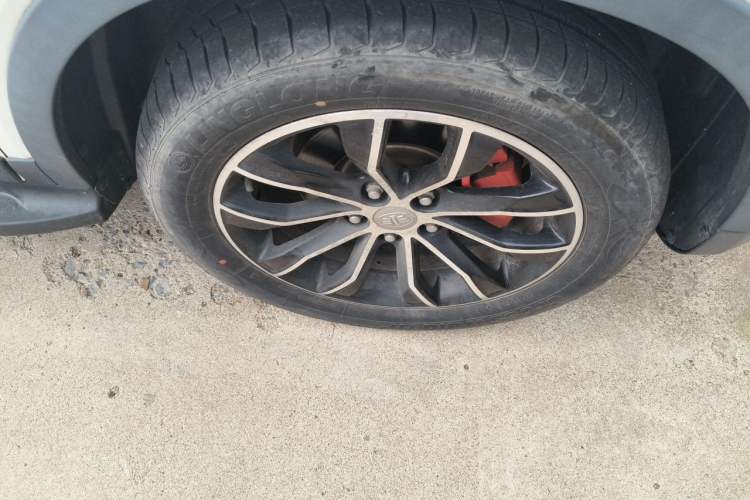 Used FAW Senya R7 2016 1.6L Manual Smart Version Right Front Wheel Hub