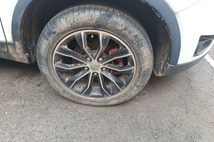 Used FAW Senya R7 2016 1.6L Manual Smart Version Right Front Wheel Hub