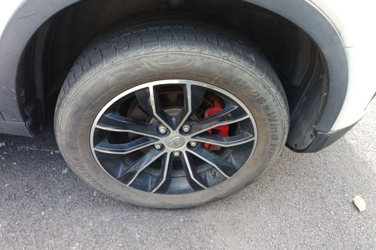 Used FAW Senya R7 2016 1.6L Manual Smart Version Right Front Wheel Hub