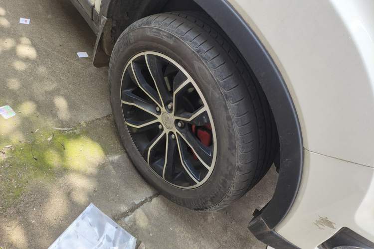 Used FAW Senya R7 2016 1.6L Manual Luxury Version Right Front Wheel Hub