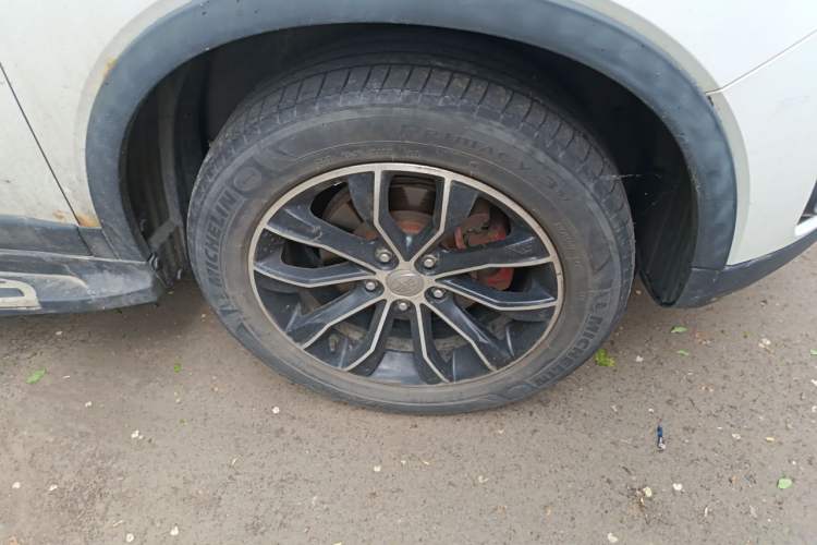 Used FAW Senya R7 2016 1.6L Manual Luxury Model Right Front Wheel Hub