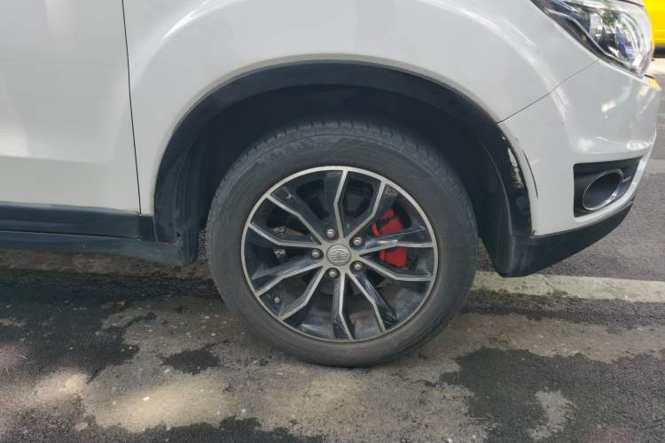 Used FAW Senya R7 2016 1.6L Manual Smart Version Right Front Wheel Hub