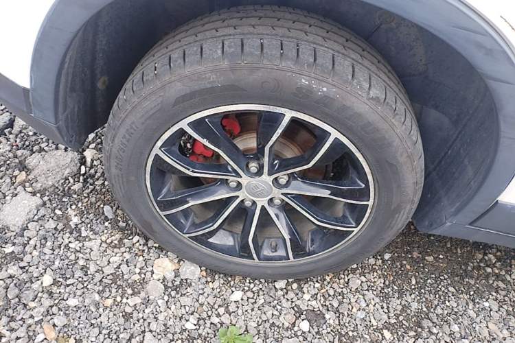 Used FAW Senya R7 2016 1.6L Manual Luxury Model Right Rear Wheel Hub