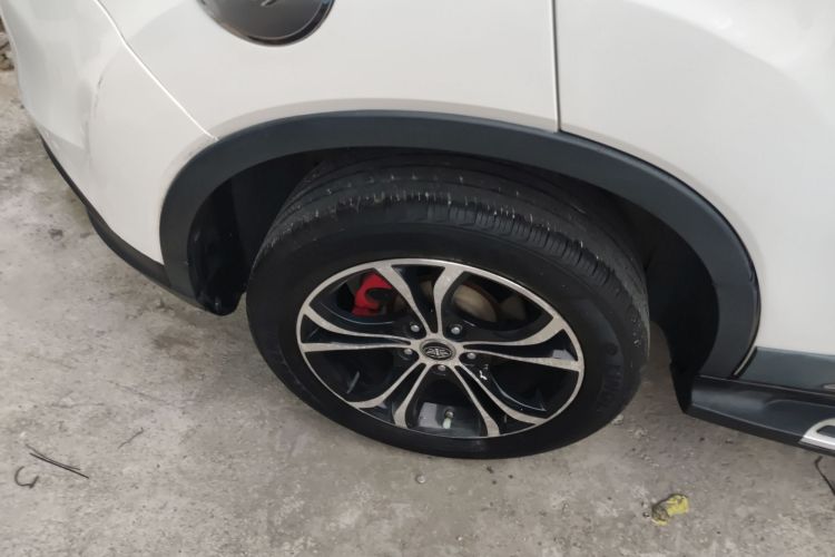 Used FAW Senya R7 2016 1.6L Automatic Prestige Model Right Rear Wheel Hub