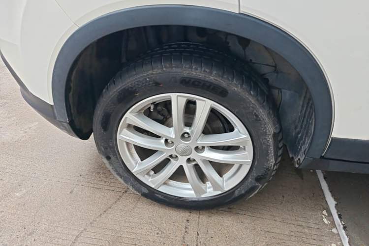 Used FAW Senya R7 2016 1.6L Manual Comfort Model Right Rear Wheel Hub