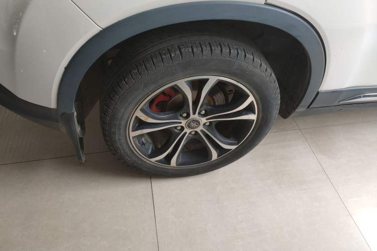 Used FAW Senya R7 2016 1.6L Automatic Smart Version Right Rear Wheel Hub