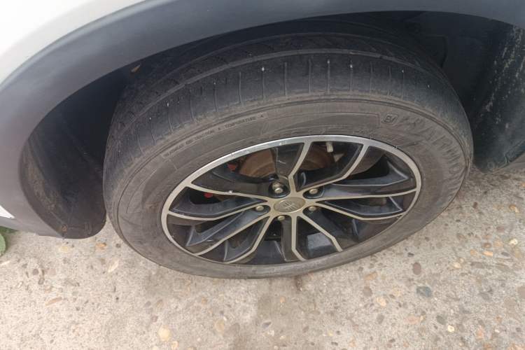 Used FAW Senya R7 2016 1.6L Manual Luxury Model Right Rear Wheel Hub