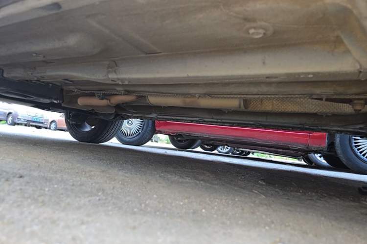 Used FAW Senya R7 2016 1.6L Automatic Luxury Model Right Side Sill