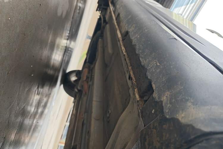 Used FAW Senya R7 2016 1.6L Manual Comfort Model Right Side Sill