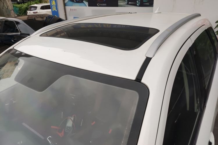 Used FAW Senya R7 2016 1.6L Automatic Prestige Model Roof
