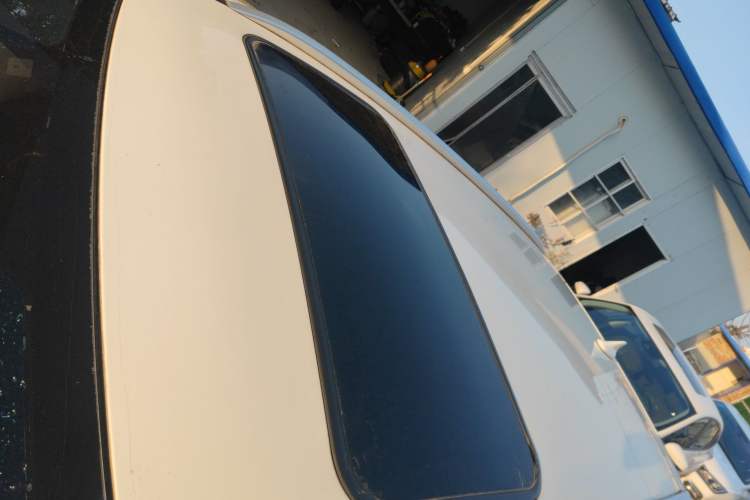 Used FAW Senya R7 2016 1.6L Manual Smart Version Roof