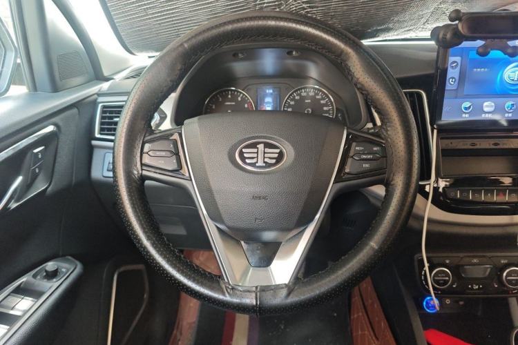 Used FAW Senya R7 2016 1.6L Manual Luxury Version Steering Wheel